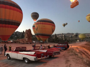 sanrise-classic-car-balloon-tours